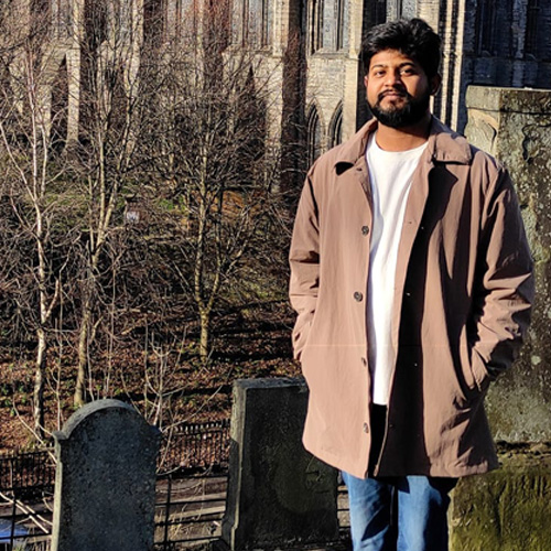 Anku in front of Glasgow Cathedral